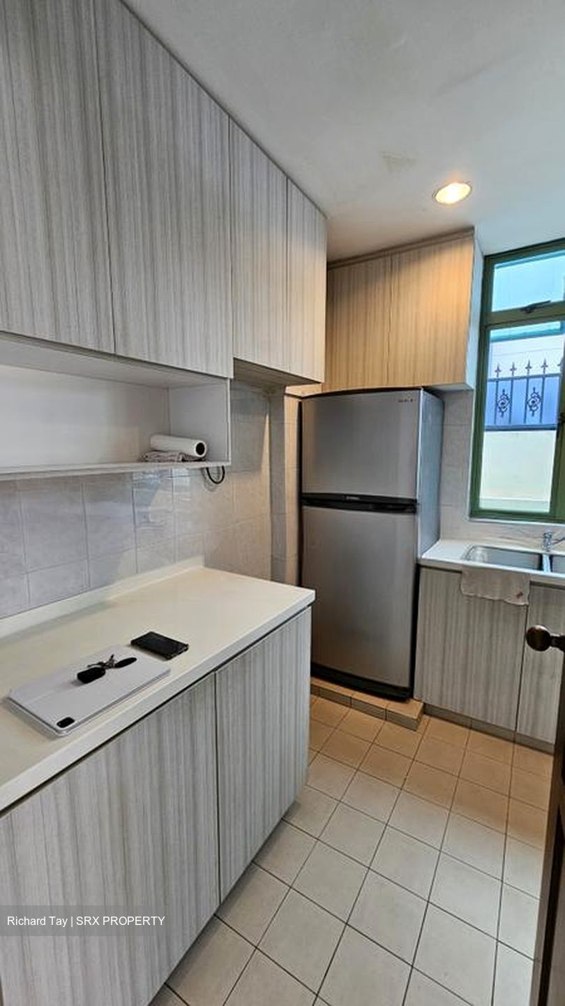 Hillside Drive (D19), Terrace #525443371